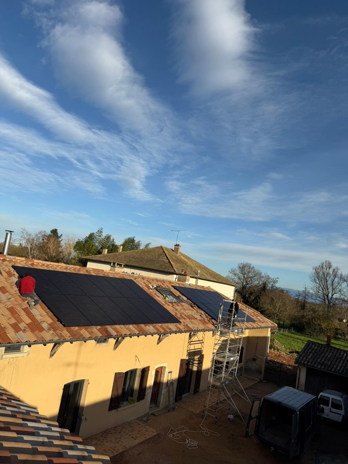Installation de panneaux photovoltaiques à Grièges 